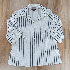🔺️Alfani Ivory, Silver, & Gray Metallic Pinstripe Buttoned Top Petite 14